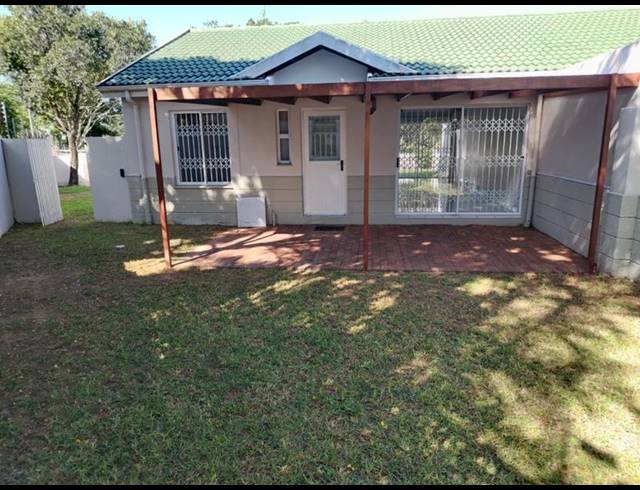 2 BEDROOM TOWNHOUSE FOR SALE IN UMHLANGA CENTRAL